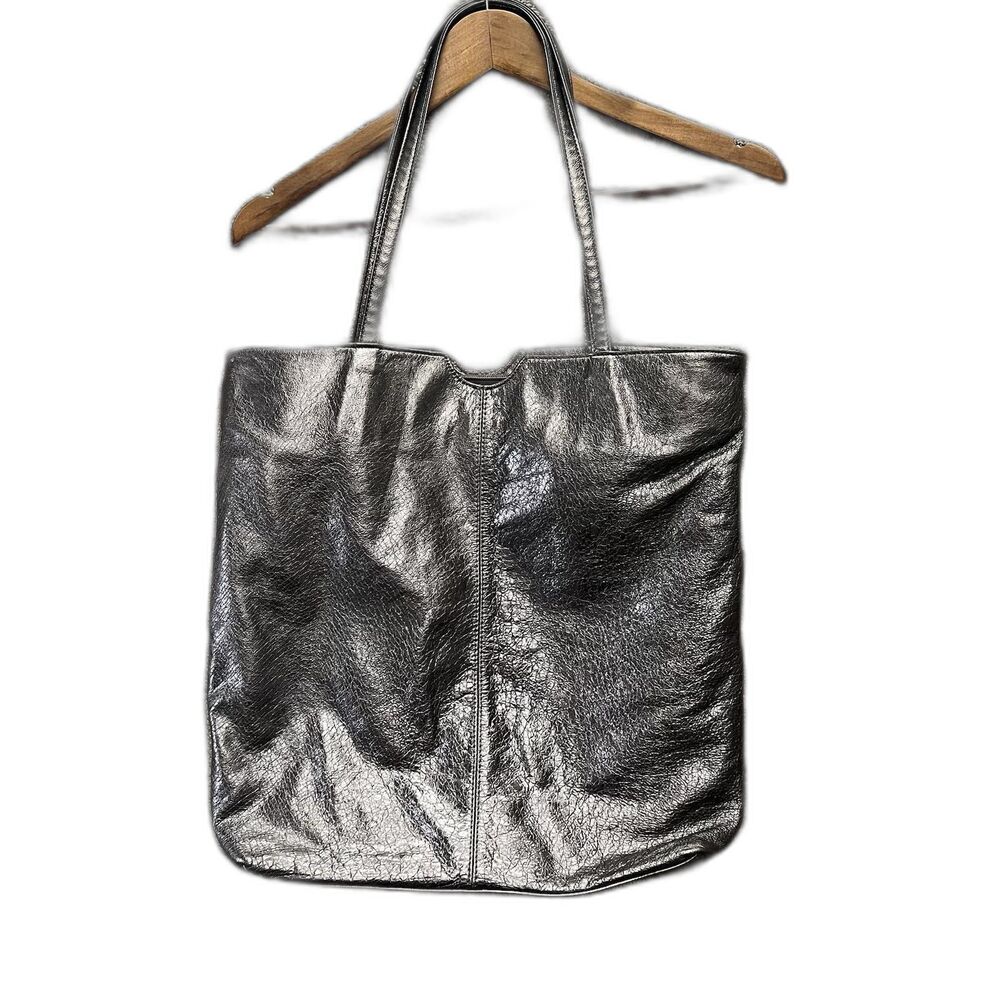 Wilson Leather metallic silver purse handbag Floral Lining Pockets Sections